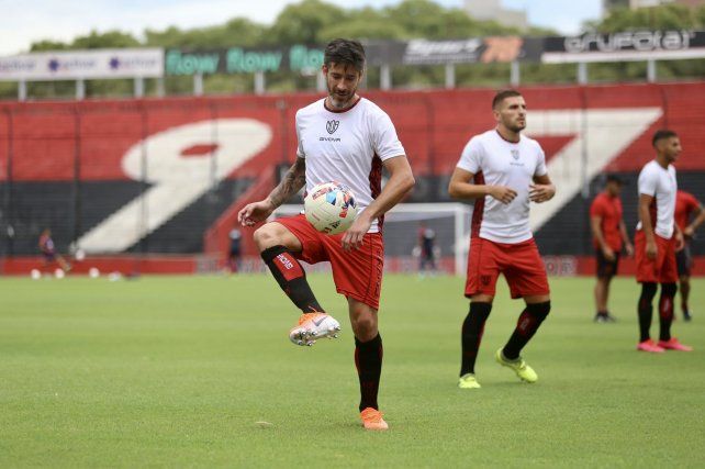 Pablo Pérez en un entrenamiento en Bella Vista.