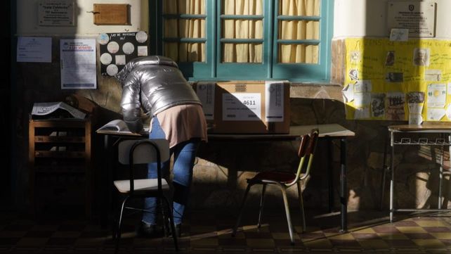 Arrancó la votación en las escuelas y Santa Fe elige candidatos para las generales de septiembre