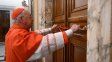 Tras el rito de constatación de su muerte, sellaron la habitación de Francisco