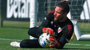 Manos mágicas. Jeremías Ledesma dejó River para venirse a Central. Jorge Almirón llegó con un refuerzo bajo el brazo.