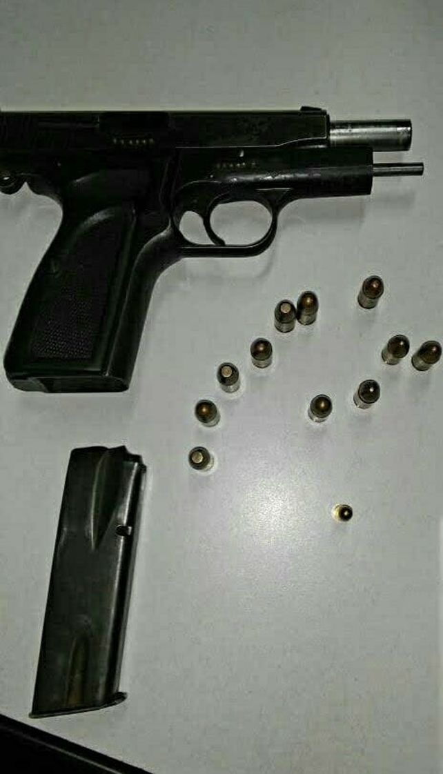 Cayó preso con un arma de guerra llena de balas frente al Ministerio de la Producción