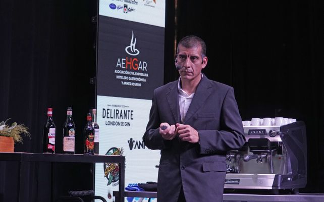 En FIAR: AEHGAR realizó el primer torneo de barismo de Rosario