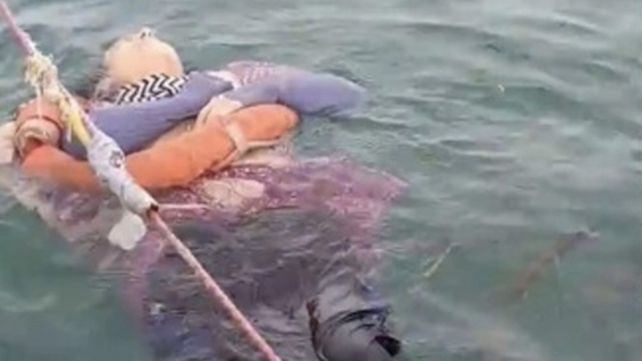 Desapareció hace dos años: la encuentran viva y flotando en el mar