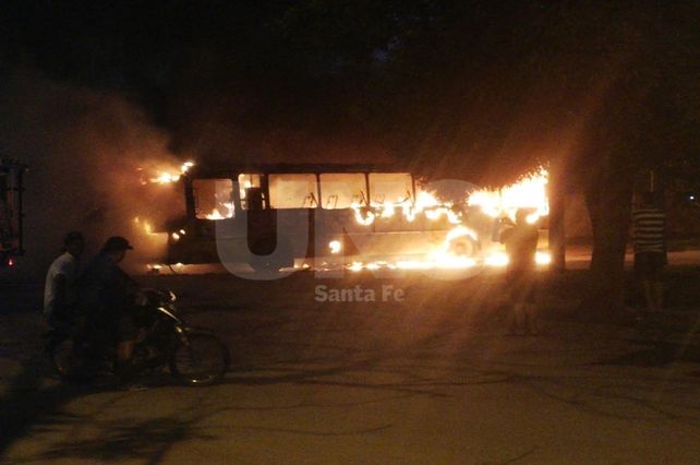 Se incendió un colectivo en Santo Tomé