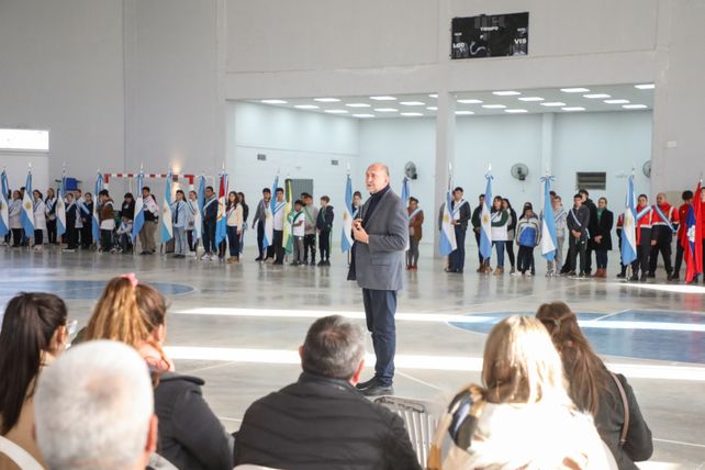 En Ceres. El gobernador Omar Perotti estuvo en el Centro de Educación Física.
