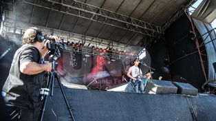 Miles de santafesinos festejan la llegada de la primavera a puro rock en la Costanera