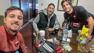 Rodrigo Aliendro pasó a saludar al plantel de Colón.