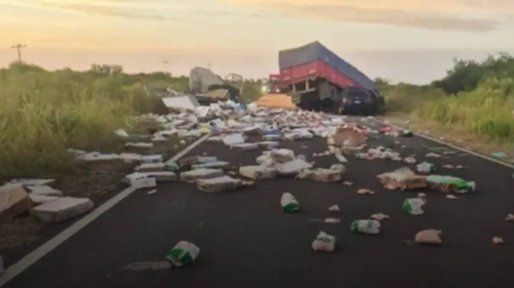 Un muerto tras un choque entre dos camiones y un auto en la Ruta 6