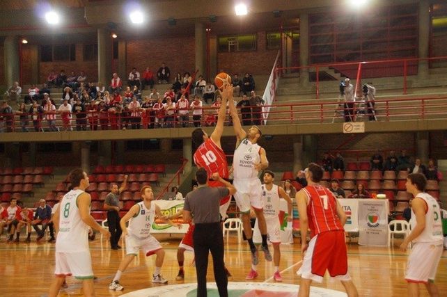 Firmat FC sorprendió en San Jorge y quedó a un paso de la final