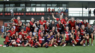 Newells está a un paso de jugar por primera vez en su historia en primera división.