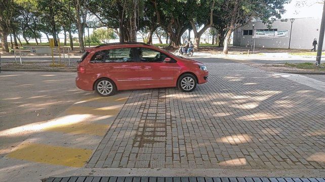 Habilitaron por completo el tránsito sobre el manda peatón de Av. Almirante Brown y Calcena