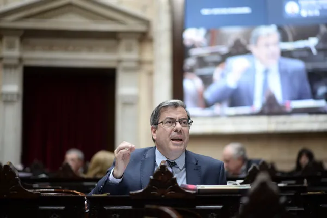 Gerardo Martínez sigue al frente del bloque de UxP