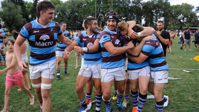 Así festejó Plaza Jewell su primera victoria del año en el Top12 de la Urba.