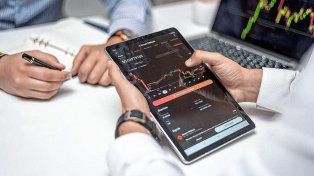 BCRA analiza permitir a bancos intercambiar criptomonedas.