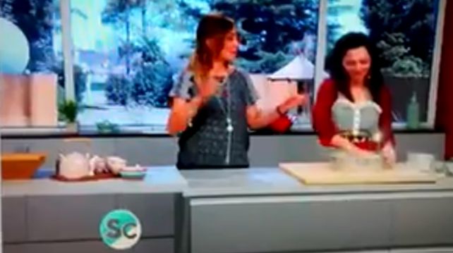 El insólito fallido de una conductora de la tevé uruguaya: Te veo mientras termino de cog... El insólito fallido de una conductora de la tevé uruguaya: Te veo mientras termino de cog...