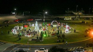 Inauguran el Paseo Navideño en la Plaza de las Colectividades
