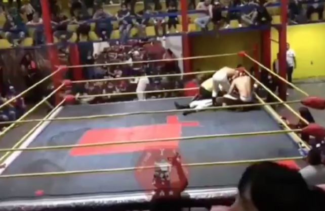 Conmoción en México por la muerte de un luchador en pleno combate