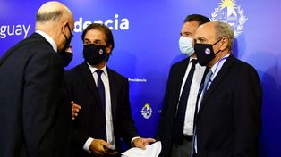 Uruguay sigue carente de vacunas y reza para que le lleguen en marzo