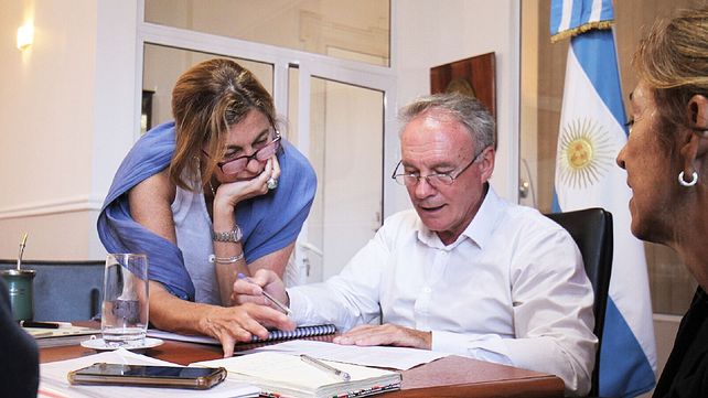 Trabajan en la APP para seguimiento de obras en las escuelas