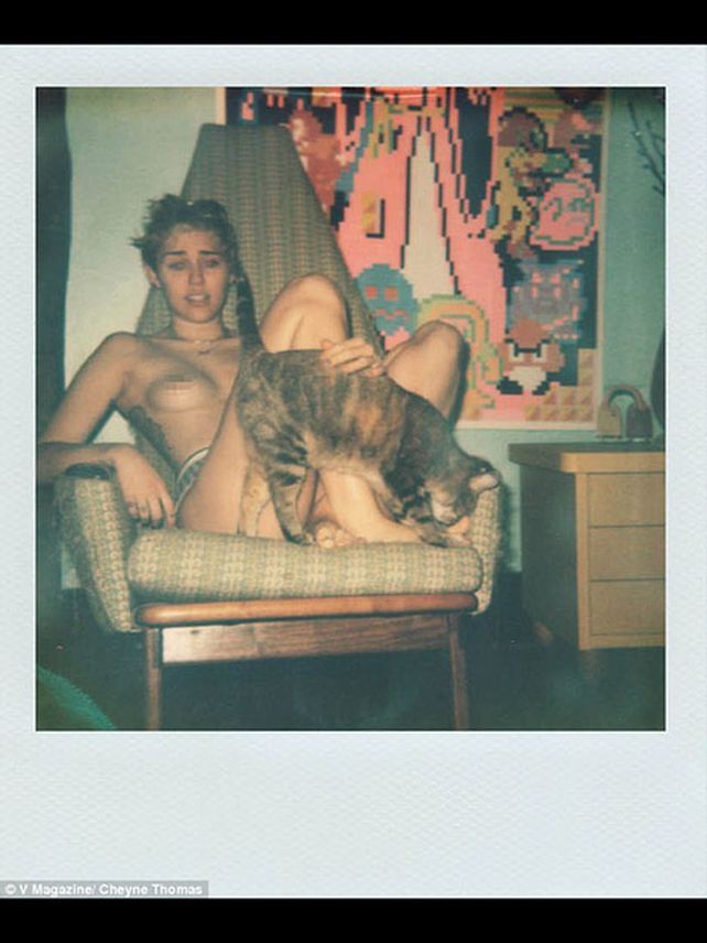 Miley Cyrus y su nueva foto en topless
