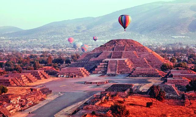 Teotihuacán es un complejo arqueológico mexicano al noreste de la Ciudad de México.