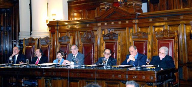 Pol&eacute;mica por posible despenalizaci&oacute;n de la tenencia de drogas para uso personal