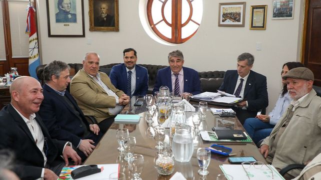 La Provincia apuesta por cerrar las paritarias 2024