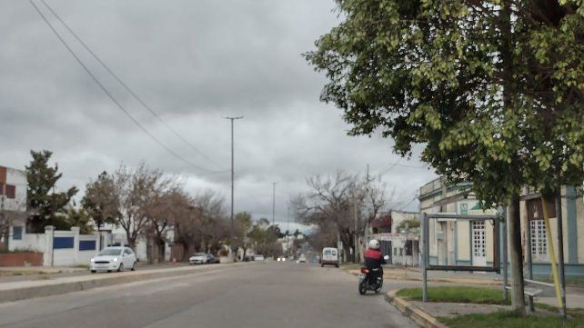 Para este sábado temperaturas&nbsp; marcarán 10 grados de mínima y 17 de máxima. El cielo estará mayormente nublado y los vientos soplarán del sudeste. Pronóstico extendido&nbsp;