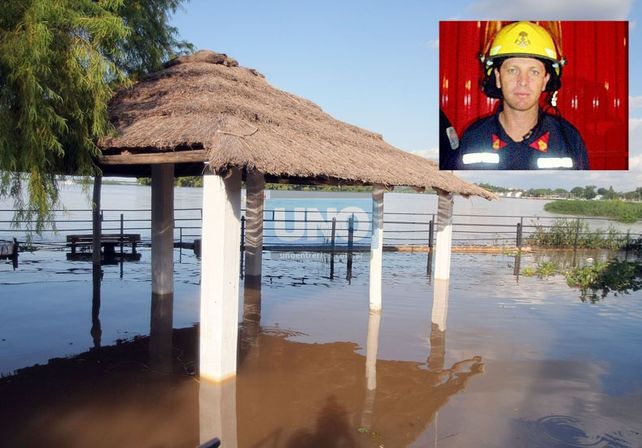 Inundación. Un ámbito propicio para el contagio la enfermedad. En la foto pequeña