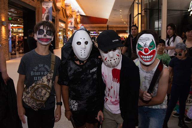 Alto Rosario presentó Halloween en el shopping
