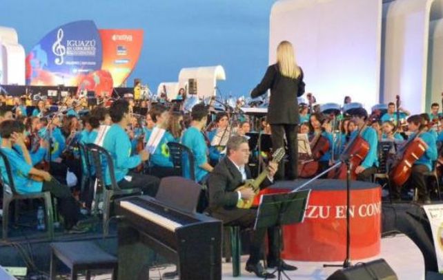 La belleza natural argentina recibió la distinción y lo celebró con un concierto dirigido por Santaolalla.
