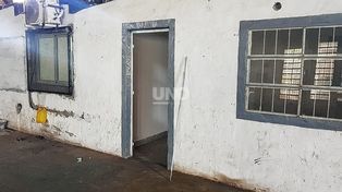 Les robaron cuatro veces en 15 días. Ya les sacaron todas las ventanas y la puerta que da a la calle.