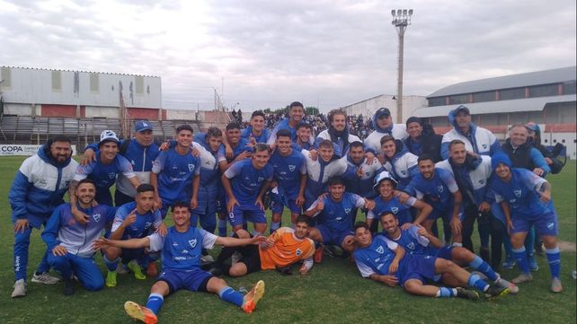 El plantel salaíto campeón. Argentino