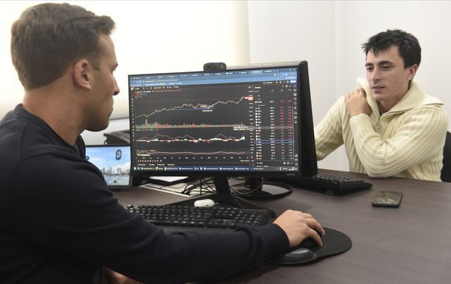 Expertos en finanzas, brindan asesoramiento en inversiones y otras consultas relacionadas al Mercado de Capitales.