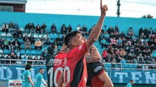 Nicolás Leguizamón se fue de Colón, pero sigue siendo el delantero con mejor promedio de gol.