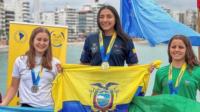 Sofía Garcés (izquierda) de Unión fue segunda en la Copa Pacífico en la prueba de 5km en Ecuador