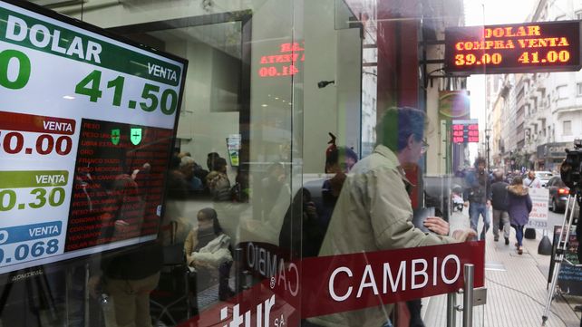 Tensión cambiaria.&nbsp; La devaluación licuó los salarios y mejoró la rentabilidad del sector empresario