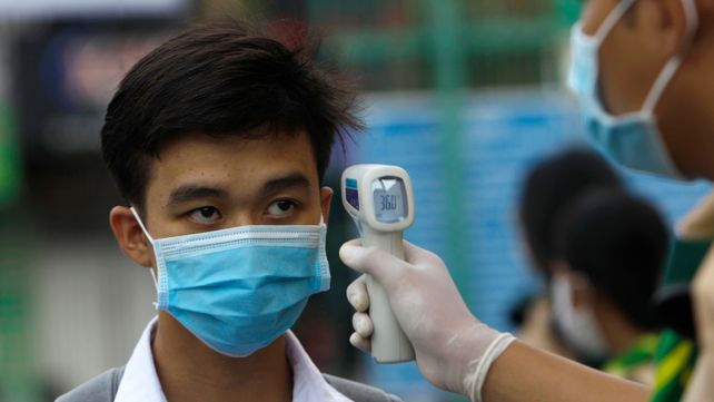 Afirman que tomar la temperatura para detectar el coronavirus posiblemente no valga la pena