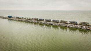Las obras de reconstrucción del pedraplén de la laguna La Picasa están cada vez más cerca de finalizar.