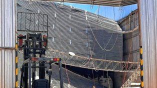 Grave accidente laboral en Viale: cuatro operarios cayeron desde el techo de un galpón