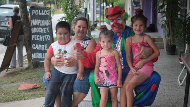 Chinchulín, el payaso de Colonia Avellaneda que contó su historia de lucha, trabajo y ayuda al prójimo