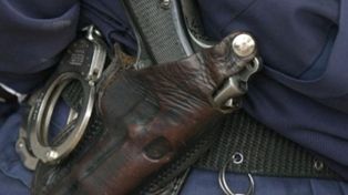 Una vez por semana un policía denuncia el robo de su arma reglamentaria