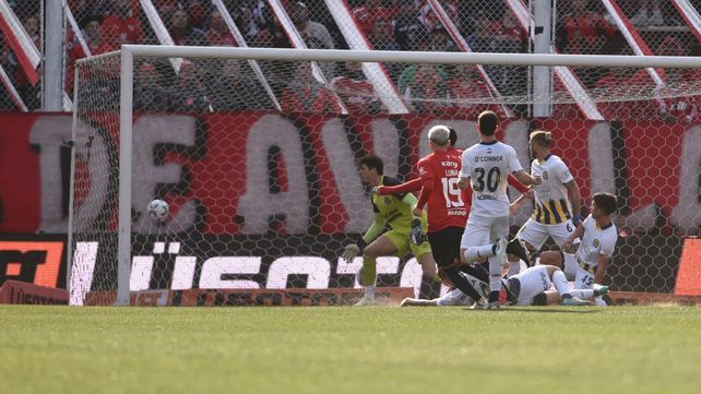 Con un equipo alternativo, Central sufrió una derrota a manos de Independiente.