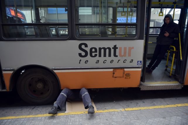 Adiós a treinta años de servicio. Aún quedan 5 unidades que rodaron en Rosario en 1994.