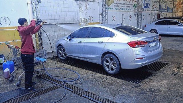 Los lavaderos de autos registran una caída en la actividad