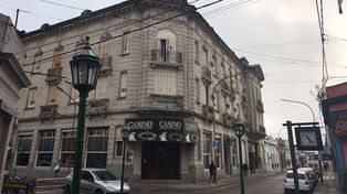 Complicados. Los empleados eran del Grand Hotel, también hubo despidos en otras ciudades.&nbsp;