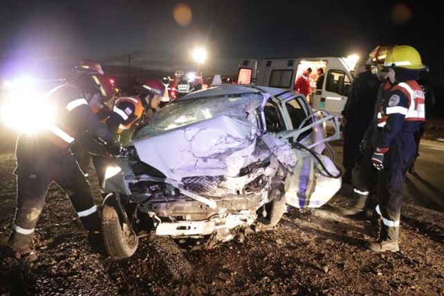 Escena. El auto que manejaba Falucho y en el que también falleció uno de sus cómplices.