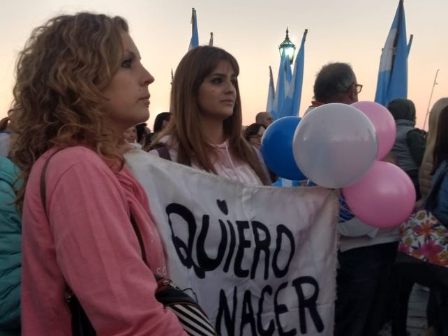 Miles de santafesinos celebraron el Día del Niño por Nacer en la Costanera