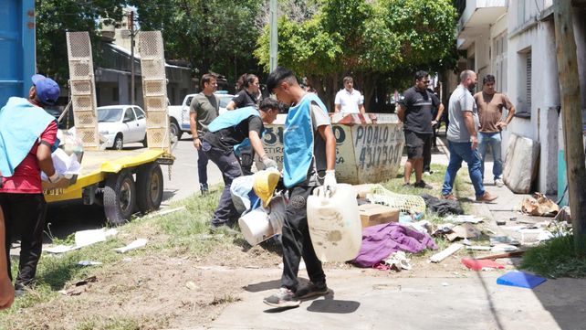 Personal de la Secretaría de Ambiente y Espacio Público municipal se presentó en el lugar.