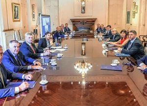 El Presidente, Bordet y Massa disertarán sobre los desafíos del país